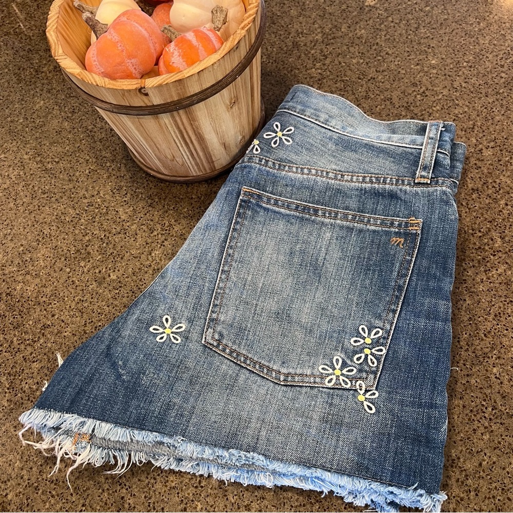 🌼 MADEWELL The Perfect Jean Short: Daisy Embroidered Edition 🌼 - Picture 6 of 16